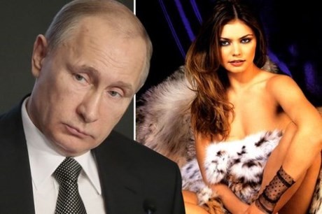 Cô Kabayeva thường được công chúng nhìn thấy xuất hiện cùng Tổng thống Putin trong các sự kiện chính trị
