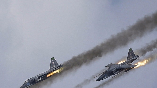 Su-25 Nga mặc sức tung hoành trên bầu trời Syria