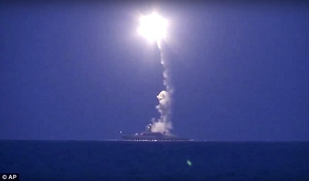 Chiến hạm Nga phóng tên lửa hành trình tiêu diệt mục tiêu cách 1.500km tại Syria
