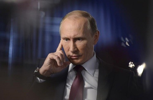 Tổng thống Nga Vladimir Putin một lần nữa được bầu chọn là người đàn ông quyền lực nhất thế giới nhưng đang đứng trước bài toán khó