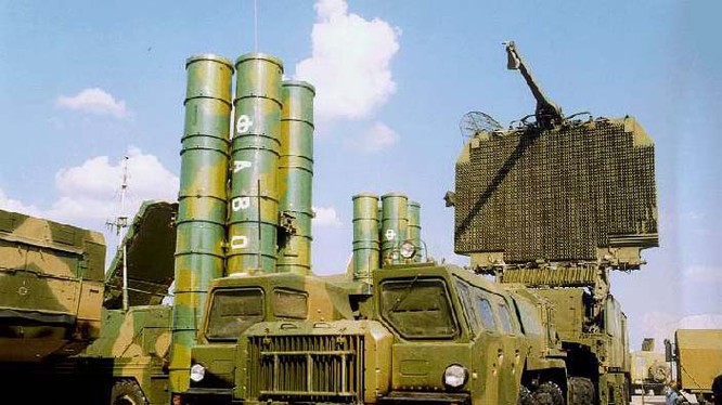 Hệ thống tên lửa S-300 của Nga