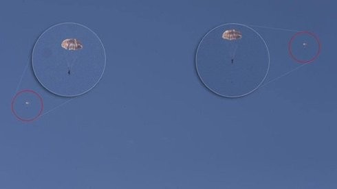 Hình ảnh hai phi công Nga nhảy dù sau khi máy bay trúng tên lửa