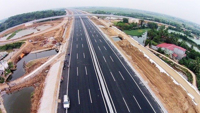 Dự án cao tốc Hà Nội - Hải Phòng được khởi công từ tháng 5/2008 với tổng đầu tư 45.487 tỷ đồng từ nguồn vốn vay của Ngân hàng phát triển Việt Nam. Toàn tuyến dài 105 km, trong đó 6 km chạy qua Hà Nội, 26 km qua Hưng Yên, 40 km qua Hải Dương và 33 km qua H