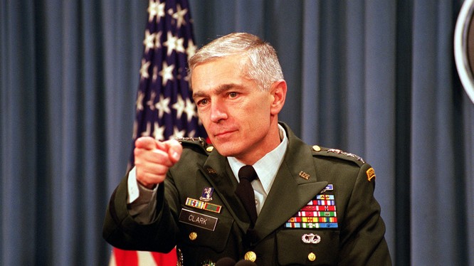 Tướng Wesley Clark, cựu tư lệnh NATO 
