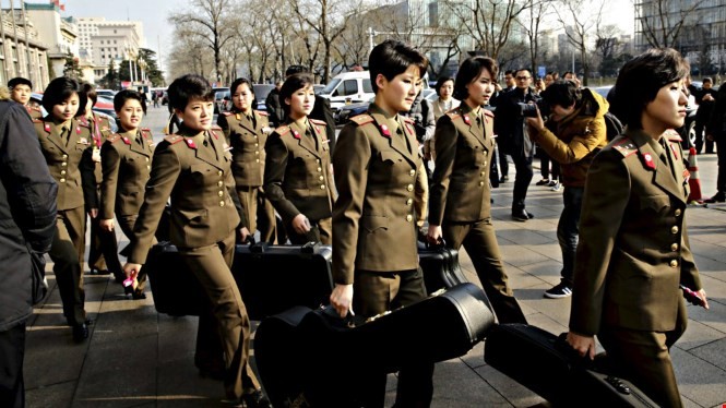 Ban nhạc nữ Moranbong của Triều Tiên bất ngờ hủy chương trình biểu diễn ở Trung Quốc và quay về nước - Ảnh: Reuters
