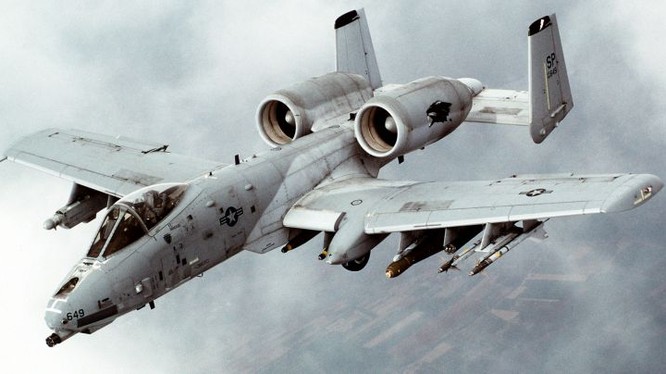 Máy bay cường kích A-10 Thunderbolt của Mỹ tác chiến tại Iraq và Syria