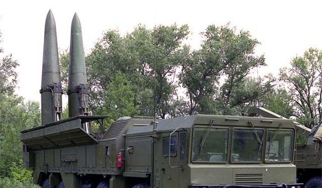 Tên lửa đạn đạo tầm ngắn Iskander có thể mang đầu đạn thông thường hoặc đầu đạn hạt nhân