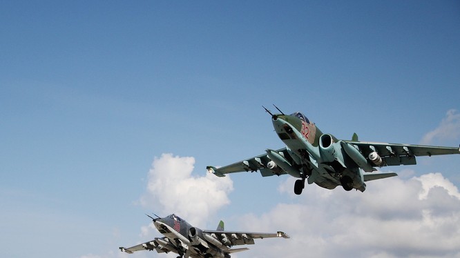 Su-25 Nga xuất kích tại Latakia