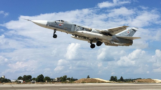 Cường kích Su-24 Nga tham gia chiến dịch khủng bố tại Syria