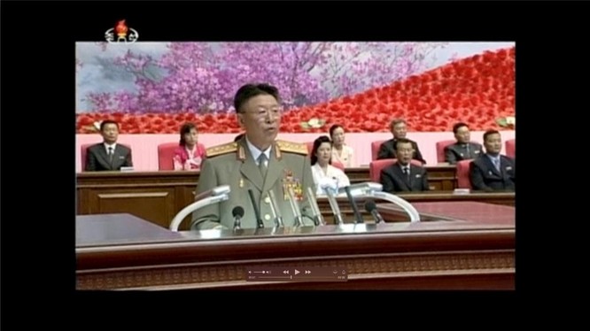 Tổng tham mưu trưởng quân đội Bắc Triều Tiên Ri Yong-Gil đọc diễn văn trong một hội nghị tại Bình Nhưỡng ngày 24/8/2014