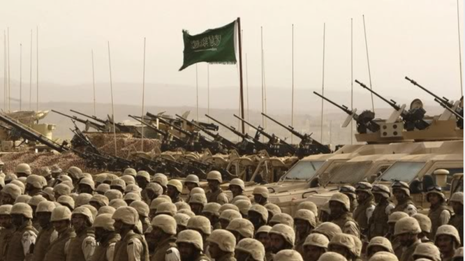 Quân đội Saudi Arabia đang tập trung binh lực sẵn sàng can thiệp vào Syria
