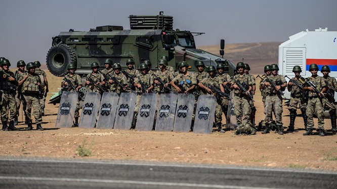 Thổ Nhĩ Kỳ tập trung quân ở biên giới giáp Syria