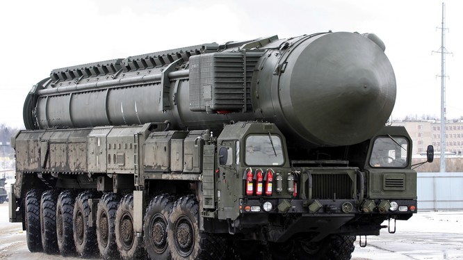 Tên lửa đạn đạo hạt nhân liên lục địa Topol-M của Nga