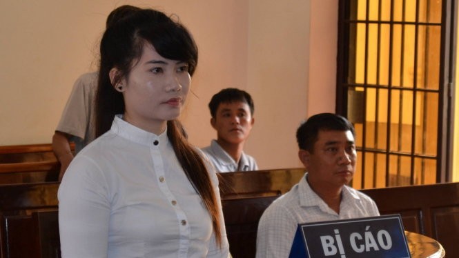 Bị cáo Mai Thị Huyền tại phiên tòa - Ảnh: ĐỨC TRONG