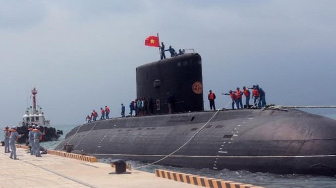 Tàu ngầm Kilo của hải quân Việt Nam đã trực chiến
