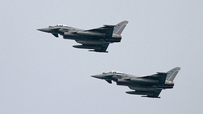 Chiến đấu cơ Eurofighter của NATO