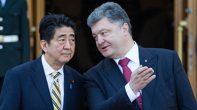 Thủ tướng Nhật Bản Shinzo Abe đang có chuyến thăm Ukraine