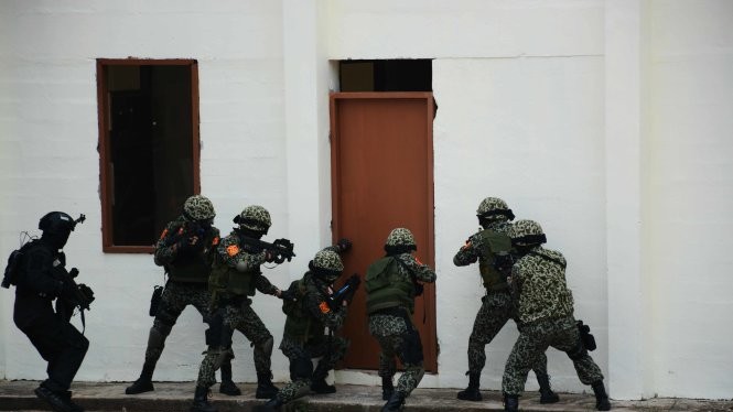 Đặc công Việt Nam trong tình huống tấn công khủng bố trong tòa nhà
