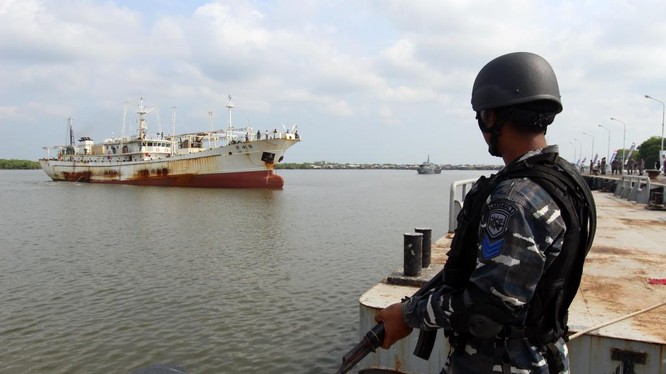 Tàu cá Trung Quốc bị Indonesia bắt giữ