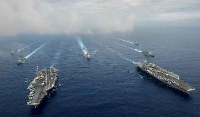 Hai tàu sân bay Stennis và Reagan đang tập trận gần Philippines