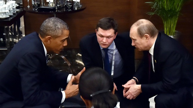 Tổng thống Mỹ Barack Obama trong một cuộc gặp hiếm hoi với Tổng thống Nga Vladimir Putin bên lề một hội nghị G-20 sau khi nổ ra khủng hoảng Ukraine