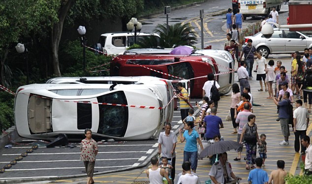 Dân Trung Quốc biểu tình, đập phá xe ô tô do Nhật Bản sản xuất trong cơn bạo động năm 2012