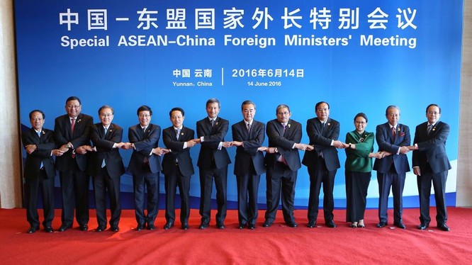 Các quan chức tham dự hội nghị đặc biệt Trung Quốc-ANSEAN, Vân Nam, Trung Quốc tháng 6 vừa qua