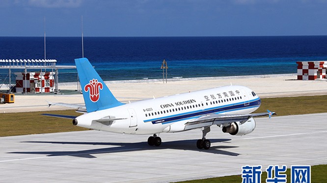 Trung Quốc ngang nhiên cho máy bay đáp xuống đường băng ở quần đảo Trường Sa