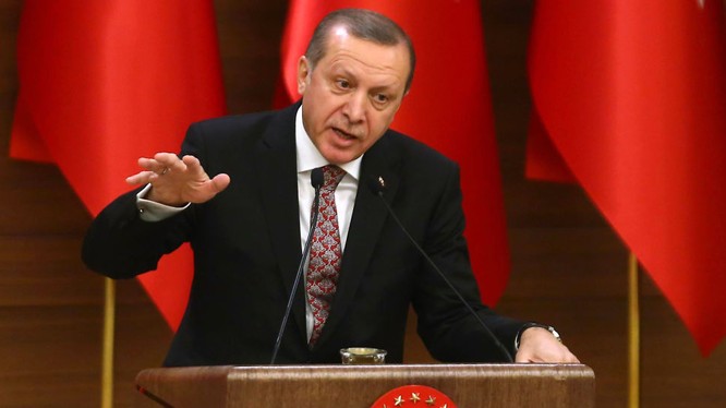 Ông Erdogan mở đợt thanh trừng khốc liệt sau cuộc đảo chính hụt