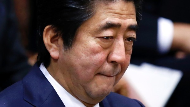 Thủ tướng Abe phát biểu tại Ủy ban Ngân sách Hạ viện ngày 2/2. Ảnh: Reuters