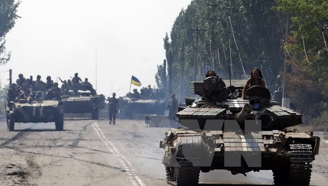 Xe tăng quân đội Ukraine tiến vào thành phố Kramatorsk, miền Đông Ukraine. (Nguồn: AFP/TTXVN)
