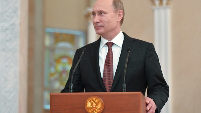 Tổng thống Nga Vladimir Putin trả lời phỏng vấn báo giới sau cuộc hồi đàm tại Minsk
