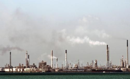 Giá dầu Brent đã tăng 6% trong tuần lễ vừa qua. Ảnh: AFP/TTXVN