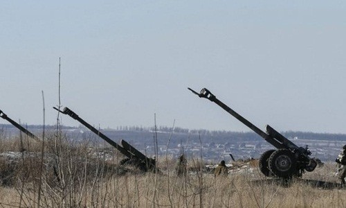 Pháo binh Ukraine bố trí ở Debalsevo