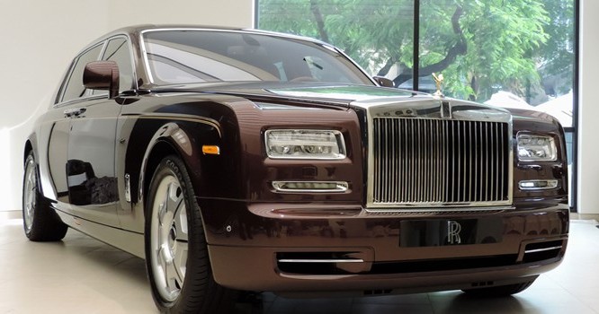 Chiếc Rolls-Royce Phantom Mặt trời phương Đông độc nhất trên thế giới có giá hơn 30 tỷ tại Việt Nam.
