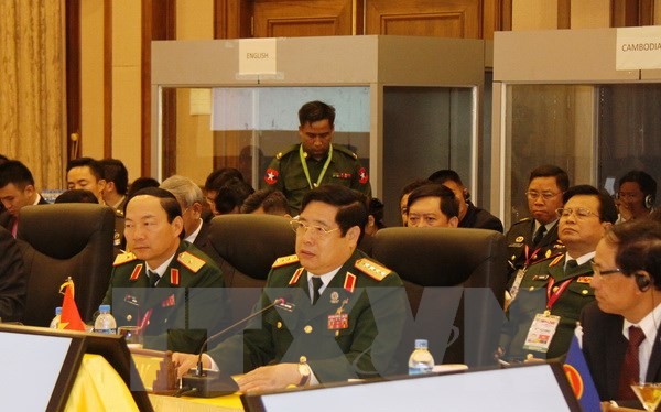 Bộ trưởng Quốc phòng Phùng Quang Thanh phát biểu tại Hội nghị ADMM-8. (Ảnh: Bảo Trung/TTXVN)