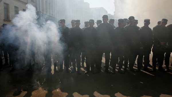 Lính tình nguyện Ukraine được điều động về thủ đô 