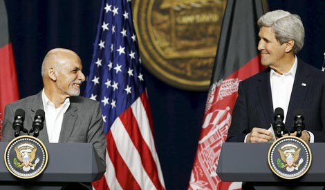 Tổng thống Afghanistan Ashraf Ghani và Ngoại trưởng Mỹ John Kerry trong cuộc họp tại Camp David, bang Maryland. Ảnh: Washingtonpost.