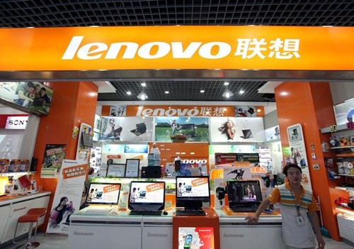 Gian hàng của Lenovo trong một trung tâm điện tử ở Bắc Kinh. Ảnh: Bloomberg