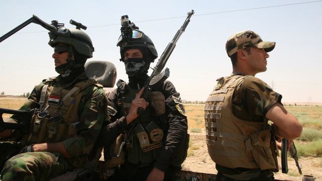 Binh sĩ Iraq tuần tra tại Ramadi.