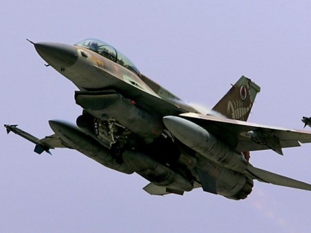 Máy bay Israel không kích các mục tiêu quân sự tại Syria