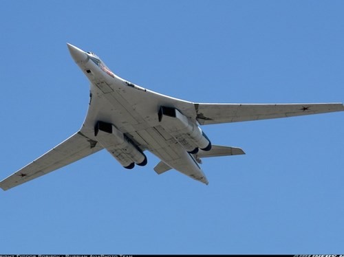 Máy bay ném bom Tu-160