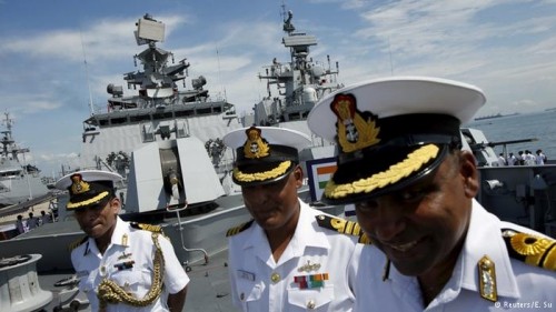 Hải quân Ấn Độ trên tàu INS Satpura tại triển lãm IMDEX ở Singapore. Ảnh: Reuters