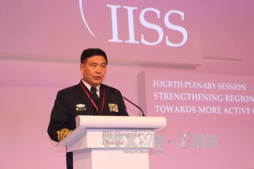 Phó Tổng Tham mưu trưởng quân giải phóng nhân dân Trung Quốc, Tôn Kiến Quốc phát biểu tại Đối thoại Shangri La lần thứ 14 tại Singapore, ngày 31/5. Ảnh: TTXVN
