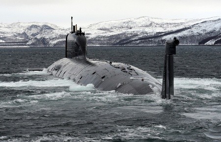 Hiện đã có 1 chiếc tàu ngầm lớp Yasen được đưa vào biên chế của Hải quân Nga và 4 chiếc khác đang trong quá trình đóng. 