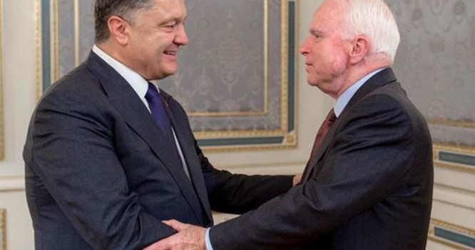 John McCain: Thỏa thuận ngừng bắn ở Ukraine chỉ là tiểu thuyết