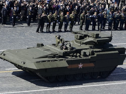 Armata T-15 có nhiều tính năng ngang ngửa với xe tăng T-14 