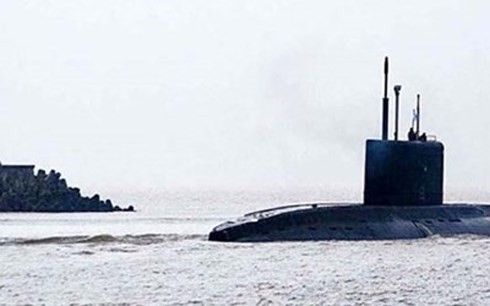 Tàu ngầm kilo 185-Đà Nẵng thực hiện thử nghiệm trên biển ngày 17/12/2014. Ảnh: Ruspodplav