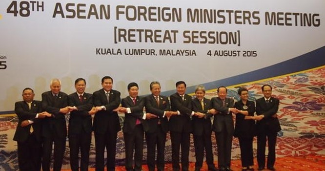 Ngoại trưởng các nước ASEAN tham gia hội nghị.