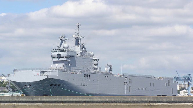 Tàu Mistral đang nằm không ở vùng biển của Pháp